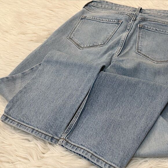 Old Navy High Rise Slim Leg Light Wash Jeans Size 4 - Picture 5 of 7
